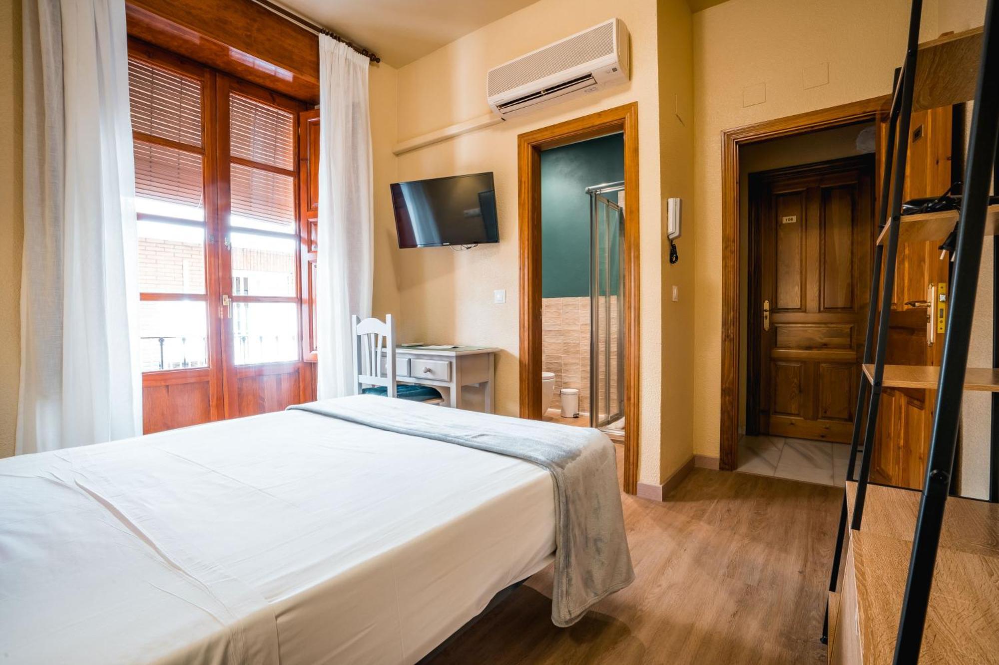 Large Single Room